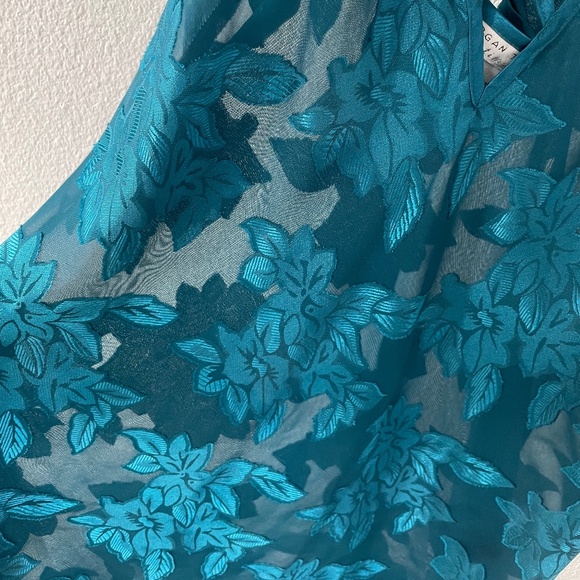 Morgan Taylor Silk Slip - Picture 3 of 4